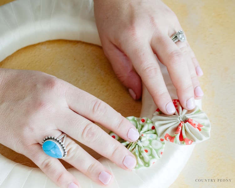 DIY Fabric Yo-Yo Wreath with Clover's Yo-Yo Maker