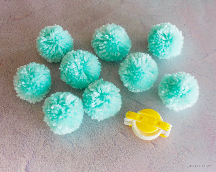 DIY Pom-Pom Lamp Shade with Clover's Pom-Pom Maker.- Country Peony Blog