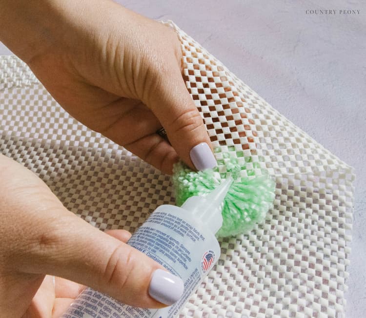 DIY Pom-Pom Rug with Clover's Pom-Pom Maker - Country Peony Blog