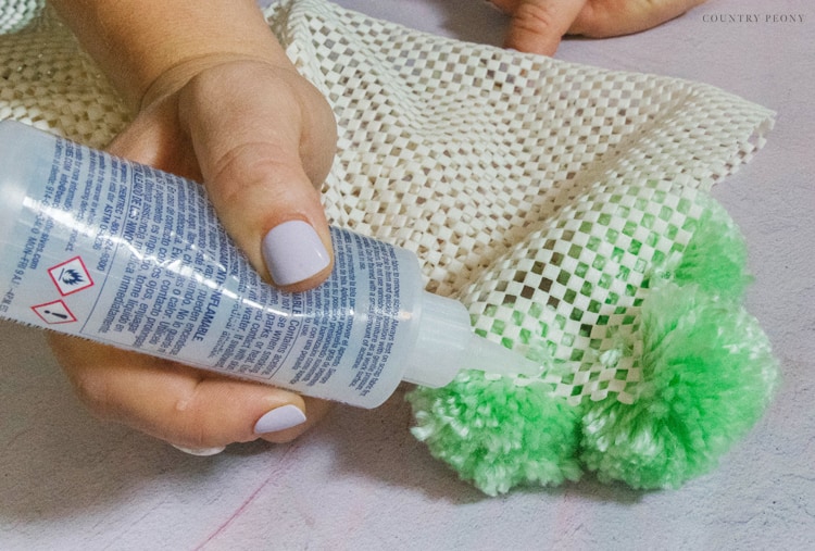 DIY Pom-Pom Rug with Clover's Pom-Pom Maker - Country Peony Blog