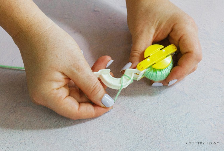 DIY Pom-Pom Rug with Clover's Pom-Pom Maker - Country Peony Blog