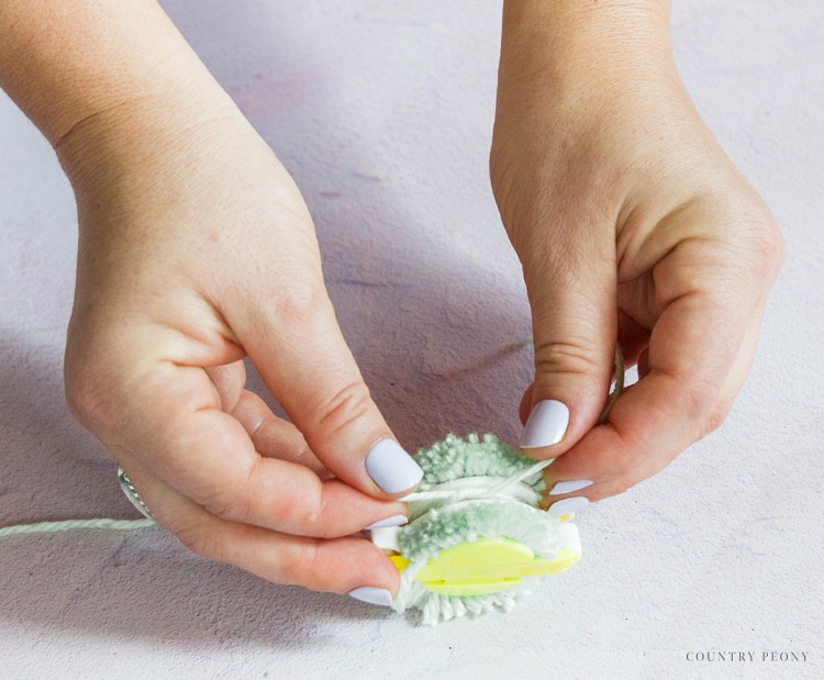 DIY Pom-Pom Rug with Clover's Pom-Pom Maker - Country Peony Blog